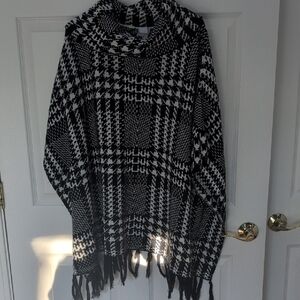 Chico's Black and White Checkered Poncho- Warm!